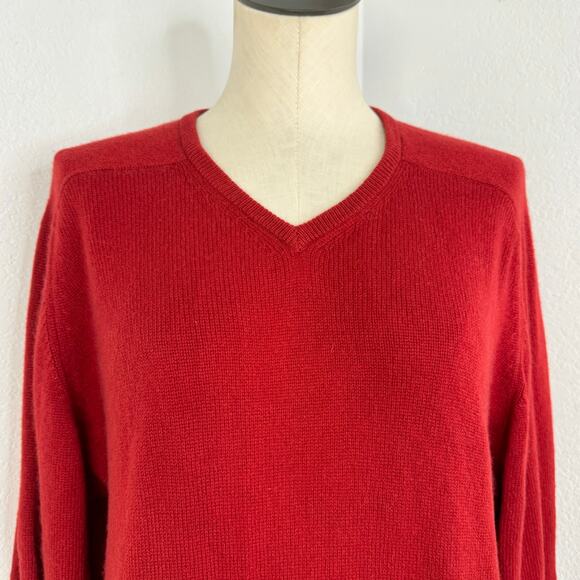 100% Cashmere Mens Red V-Neck Sweater Field Gear size Medium - Picture 3 of 4